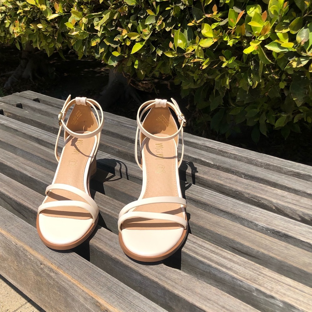 Roselyn Ivory Sandals Size 8.5